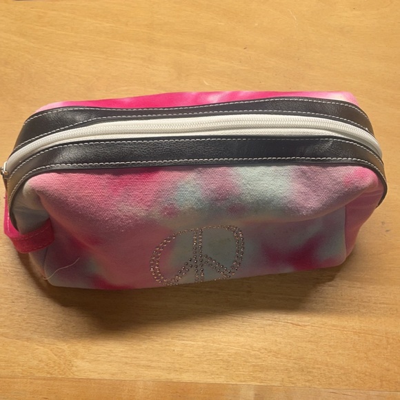Undee Bandz Toiletry Bag - Picture 2 of 4